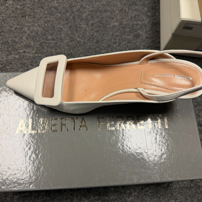 Tuckernuck & Friends —  Footwear Returns - NuSource